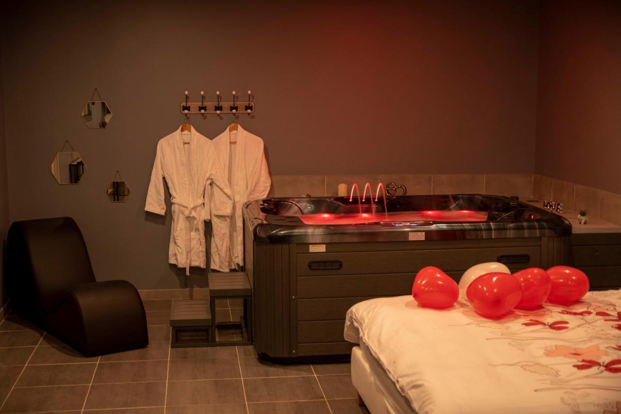 Love Room - La Parenthese Saint-Bauzille-de-la-Sylve エクステリア 写真
